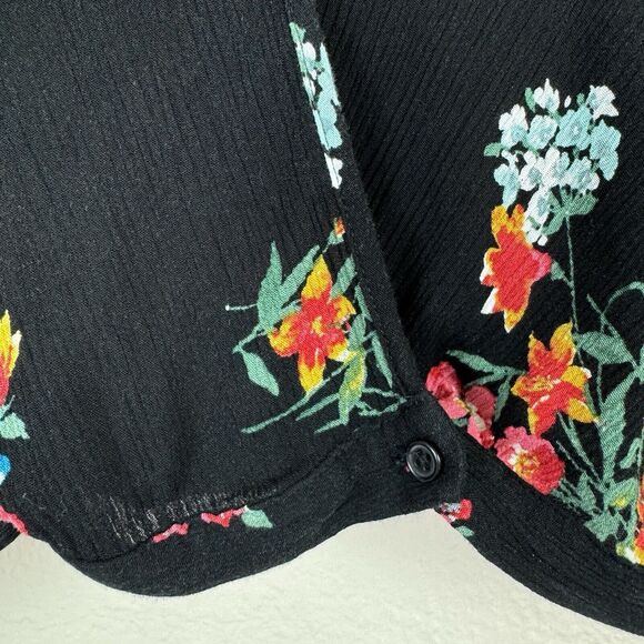 Xhilaration Gauzy Boho Flutter Sleeve Floral Cropped Wrap Top Black Pink Small - Picture 4 of 15